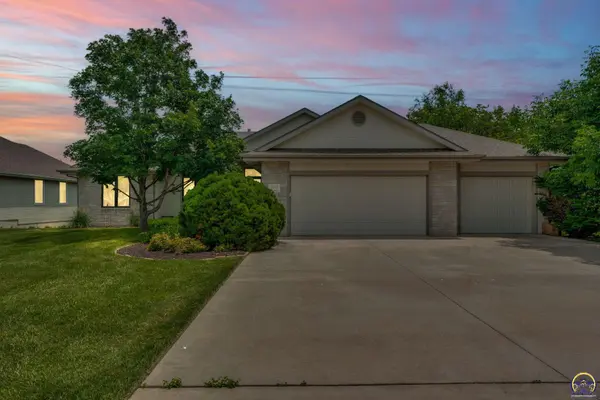 2518 SW Berkshire DR, Topeka, KS 66614