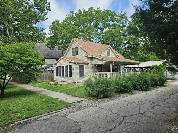 1912 SW 15th ST,  Topeka,  KS 66604