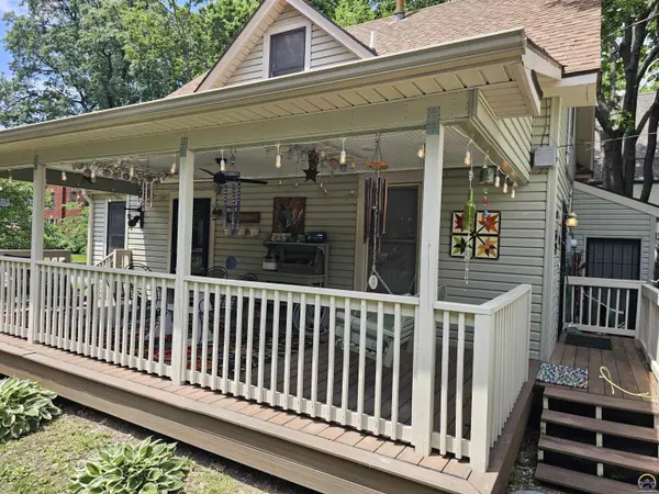 1912 SW 15th ST, Topeka, KS 66604