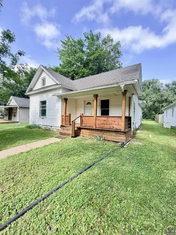 22 S Cottonwood ST,  Emporia,  KS 66801-9999