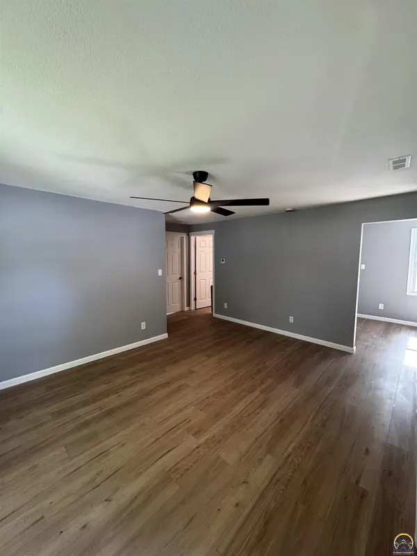 815 SW Parkview ST, Topeka, KS 66606