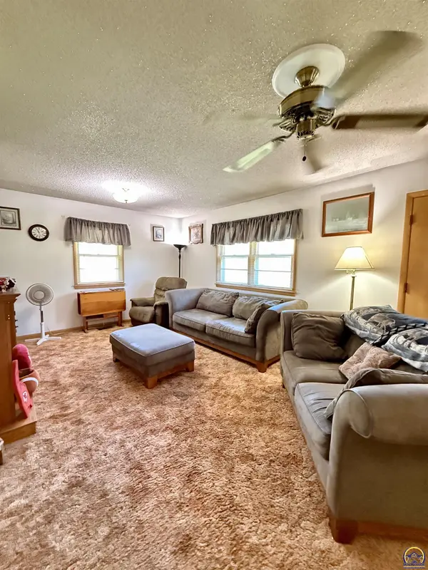 131 E Dayton AVE, Burlingame, KS 66413