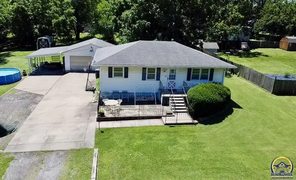 131 E Dayton AVE, Burlingame, KS 66413