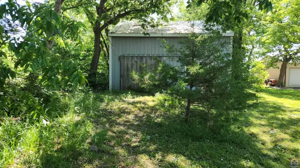 530 Section Line RD, Wetmore, KS 66550