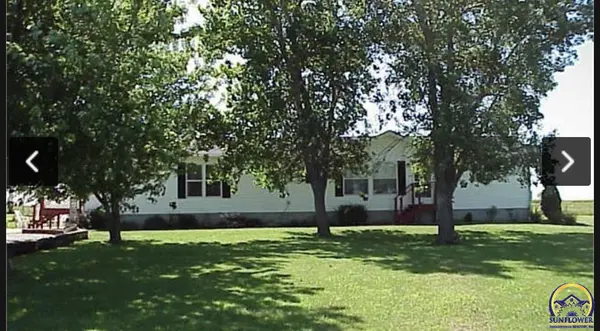 833 Road 90, Olpe, KS 66865