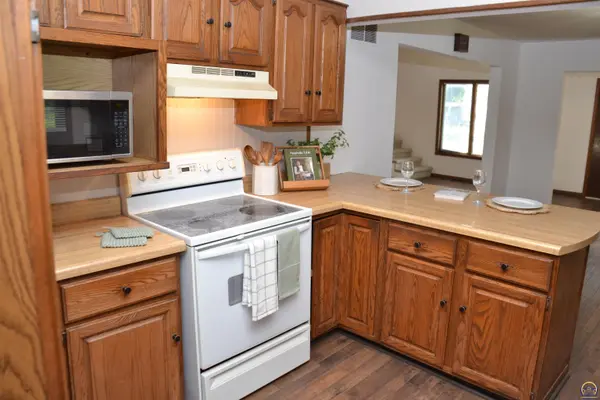 31192 S K-31 HWY, Melvern, KS 66510