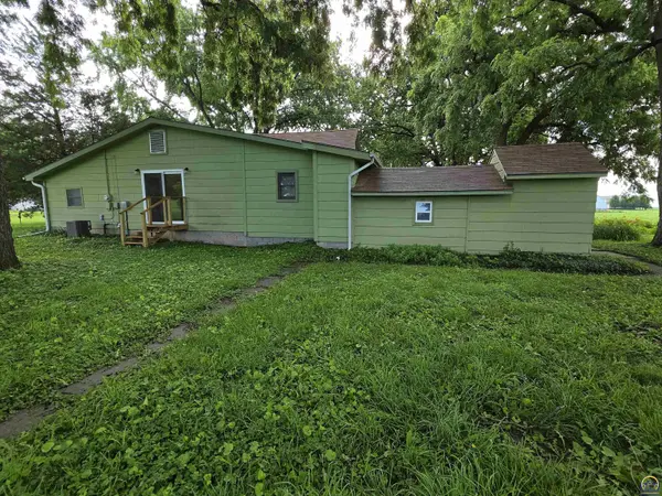 631 Green ST, Rossville, KS 66533