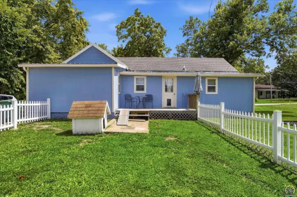 118 E Fremont Ave, Burlingame, KS 66413