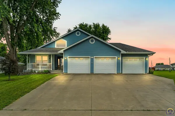 517 E Perry ST, Rossville, KS 66533