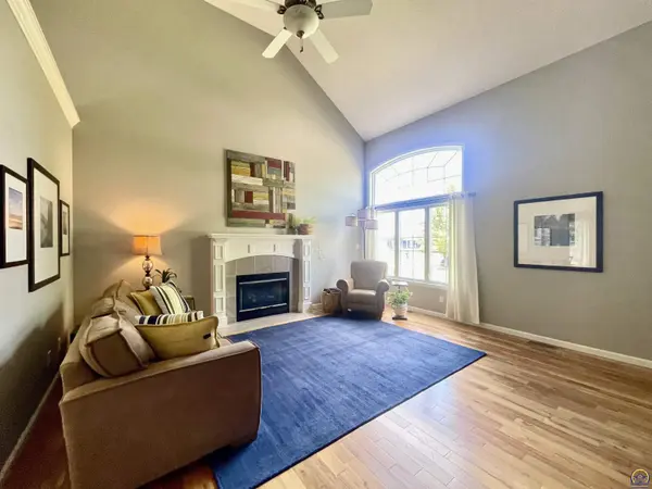 2511 SW Wexford DR, Topeka, KS 66614