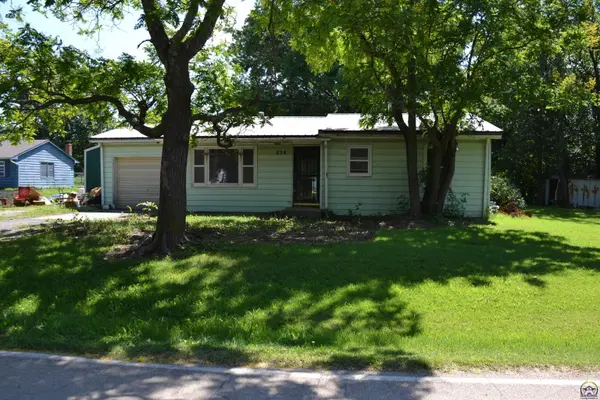 734 S 9th St,  Osage City,  KS 66523-9999