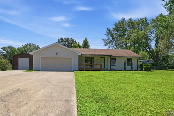 2526 SE Blair DR,  Topeka,  KS 66605