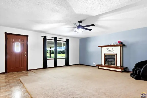 7630 SW Docking RD, Auburn, KS 66402