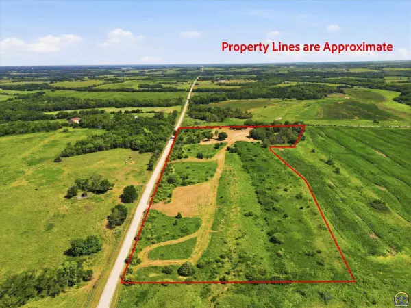 3611 W 269th St, Osage City, KS 66523