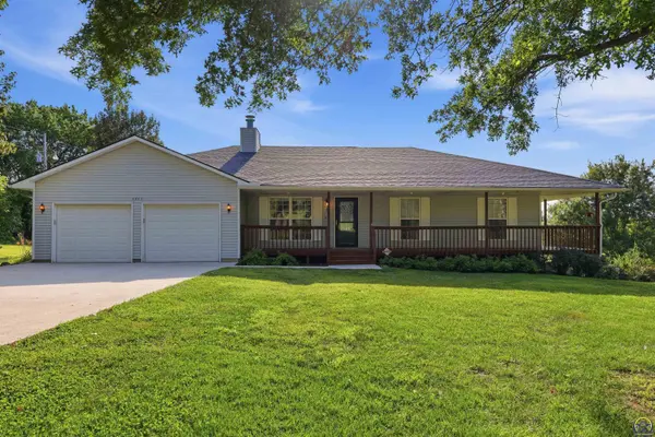 6449 SW Wanamaker Rd, Auburn, KS 66402