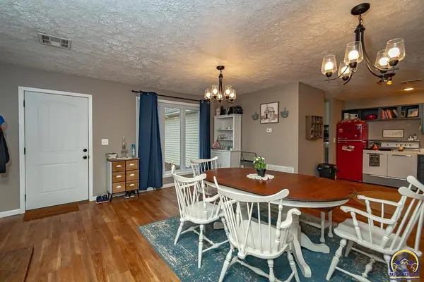 13918 Railroad ST, Perry, KS 66073