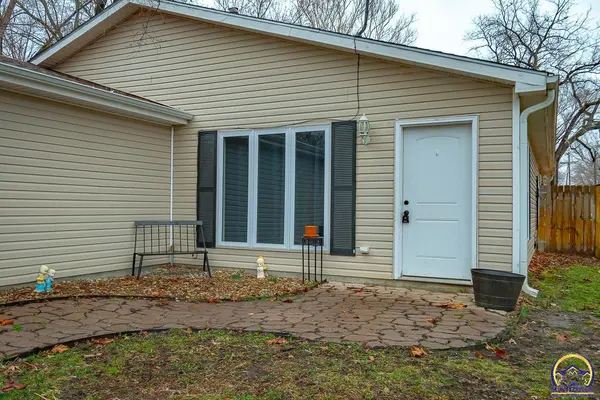 13918 Railroad ST, Perry, KS 66073