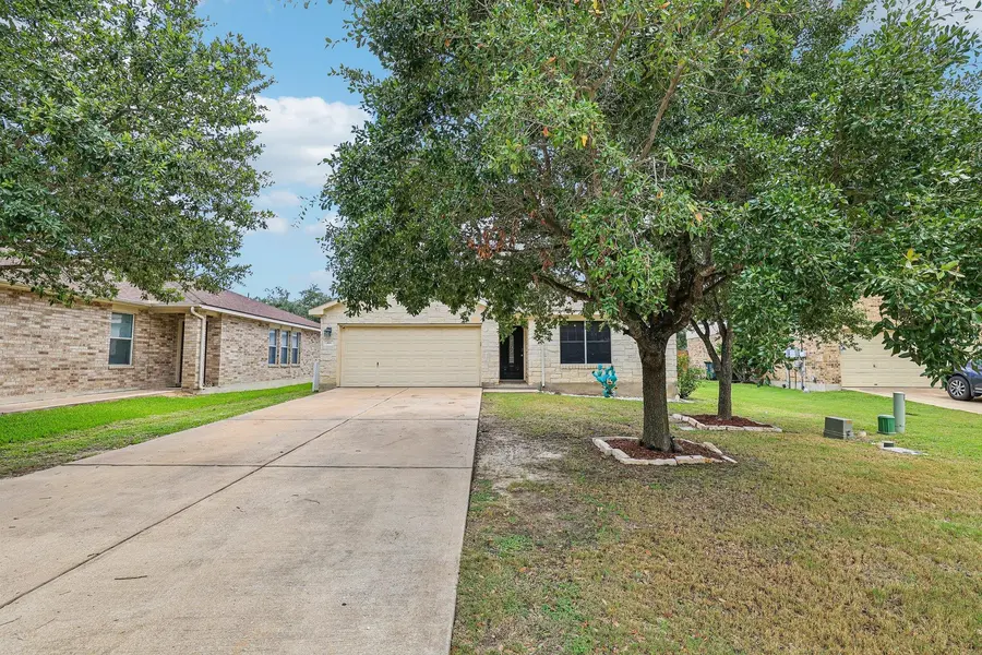 301 Bird Dog BND, Bastrop, TX 78602