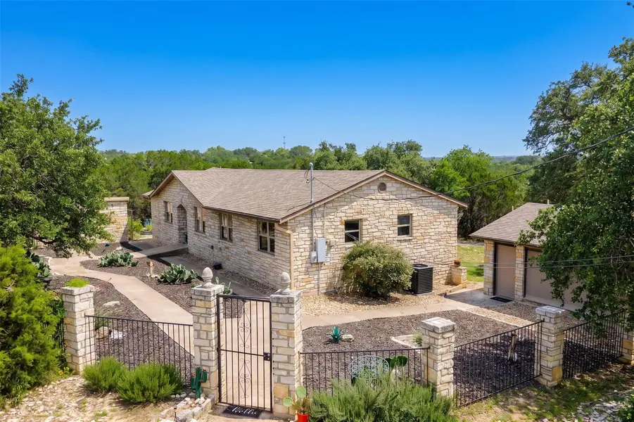 30 Pecan 2, Florence, TX 76527