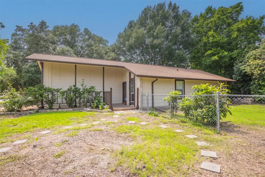 2520 BITTER CREEK DR, Austin, TX 78744
