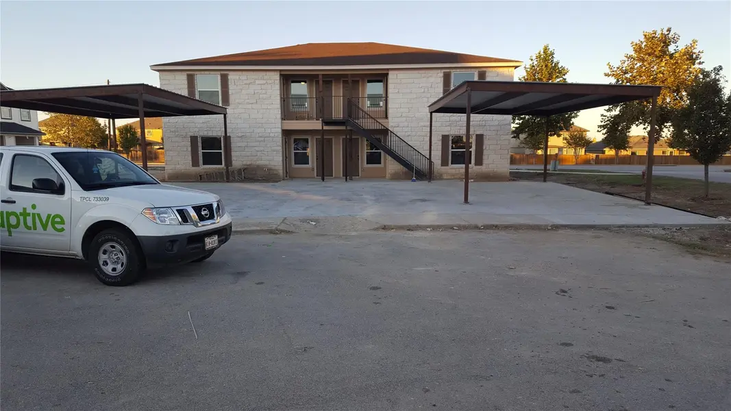 92 Sandstone DR #B, Jarrell, TX 76537
