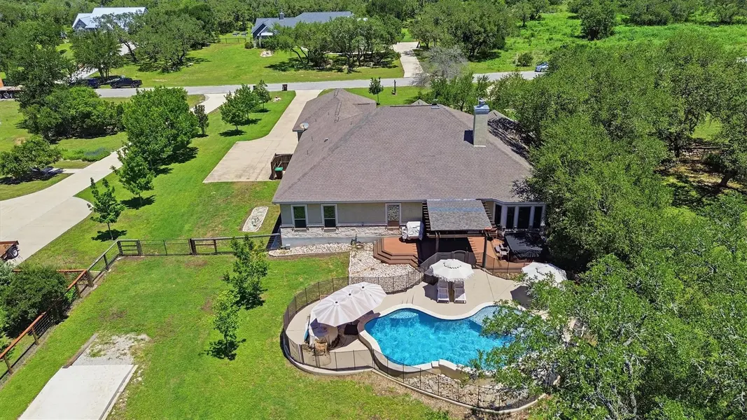 1106 Private Road 3702, San Antonio, TX 78253