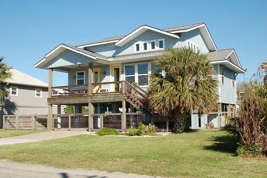 1 Jamaica DR, Rockport, TX 78382