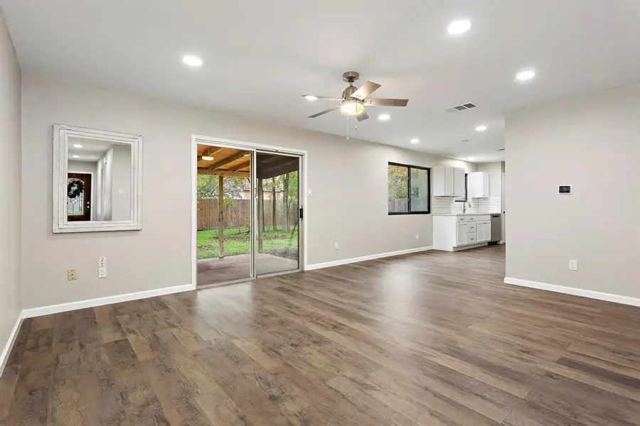 1905 Farnswood DR, Round Rock, TX 78664