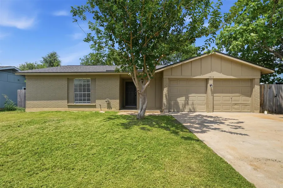 1913 Denfield DR, Round Rock, TX 78664