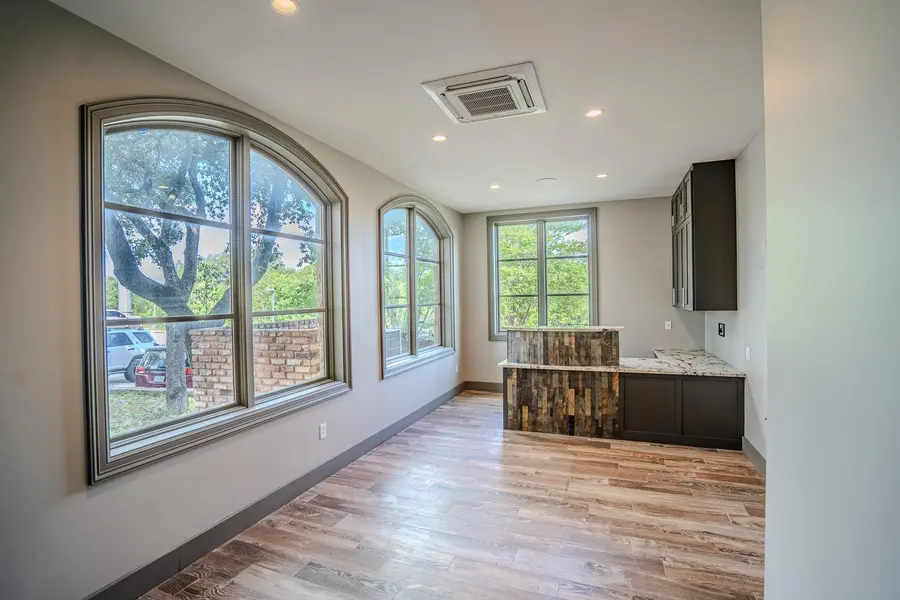2220 LAKEWAY BLVD #120, Lakeway, TX 78734