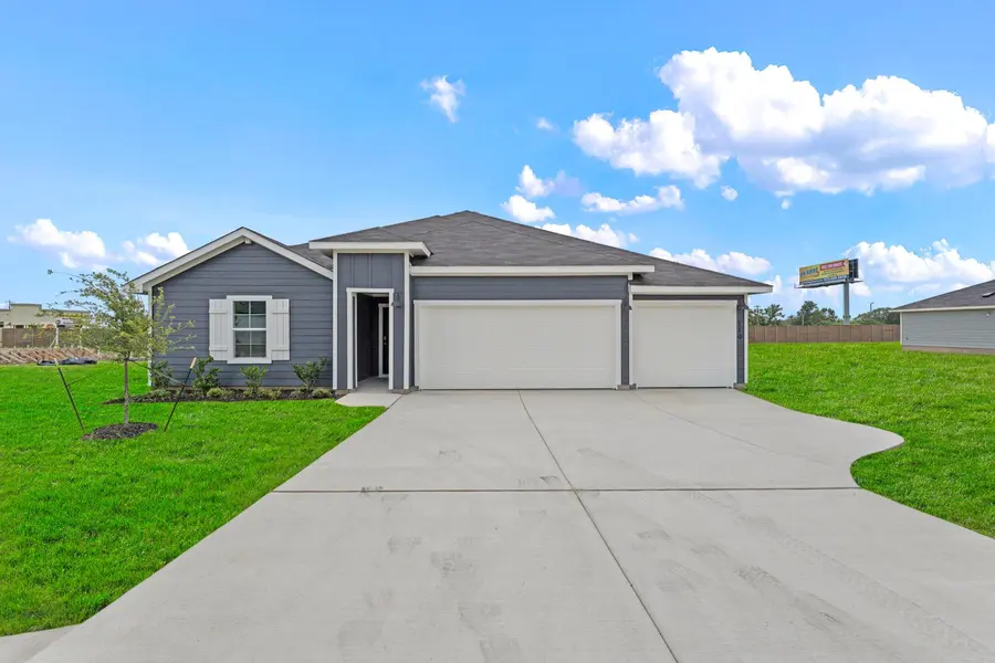 119 Union Pacific DR, Cedar Creek, TX 78612