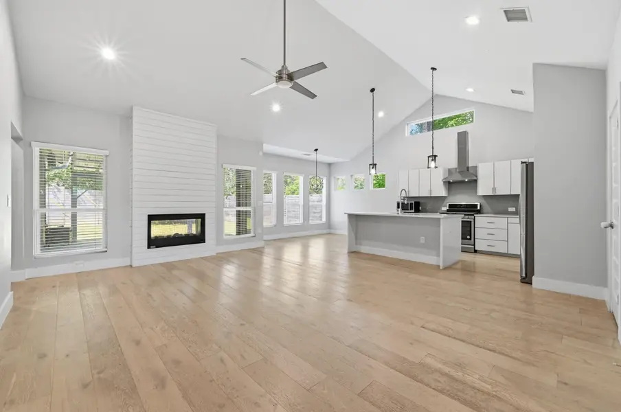 4207 Alexandria DR, Austin, TX 78749