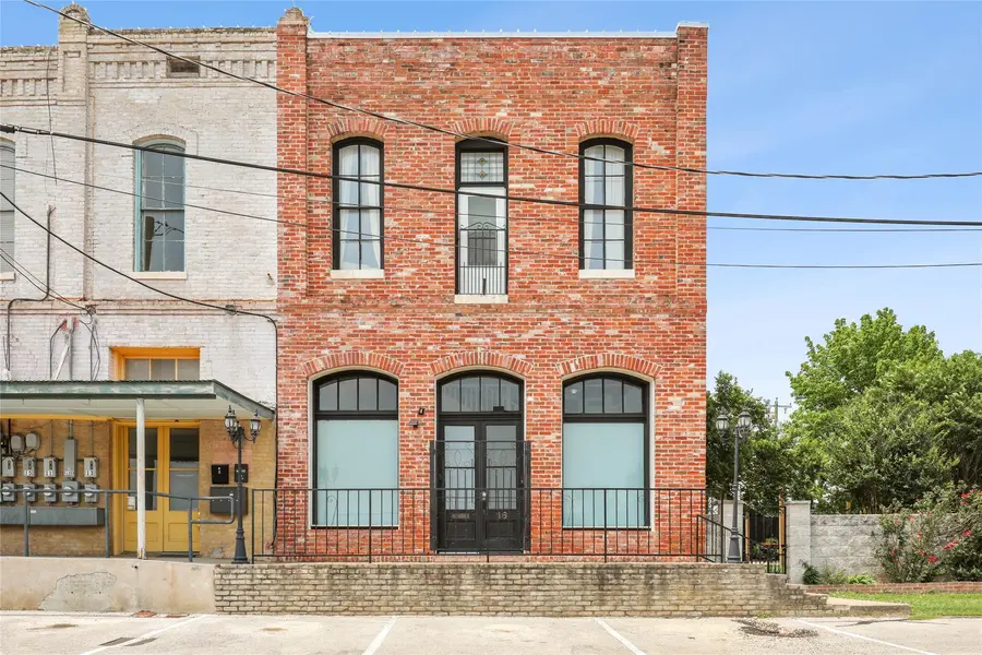 4 Depot ST, Elgin, TX 78621