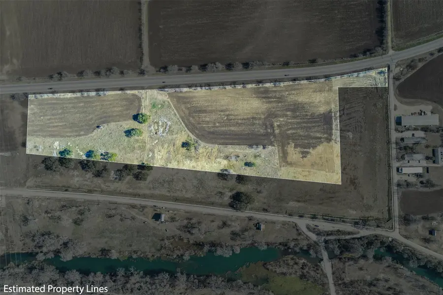 600 NW River RD, Martindale, TX 78655