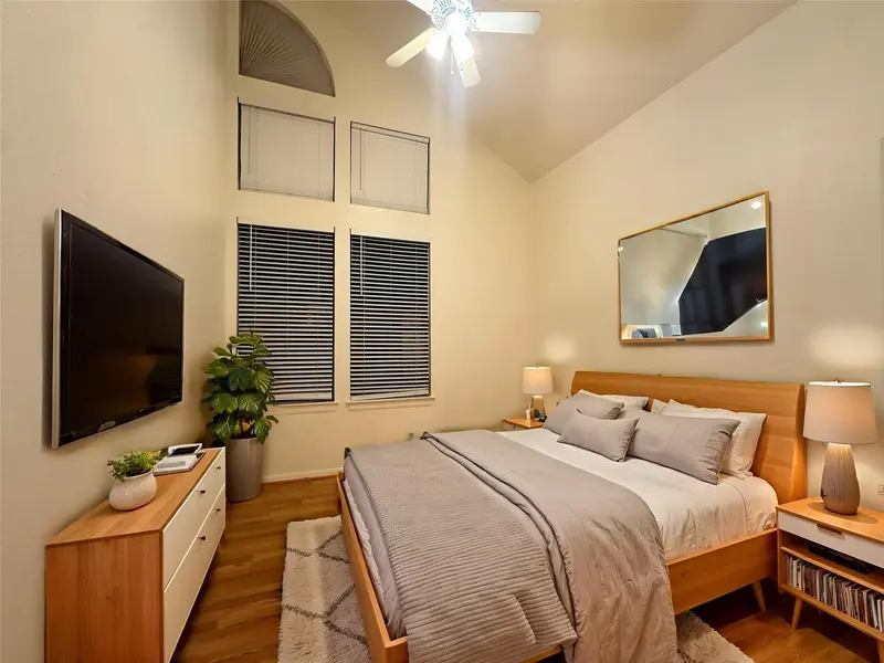 1906 Robbins PL #308, Austin, TX 78705