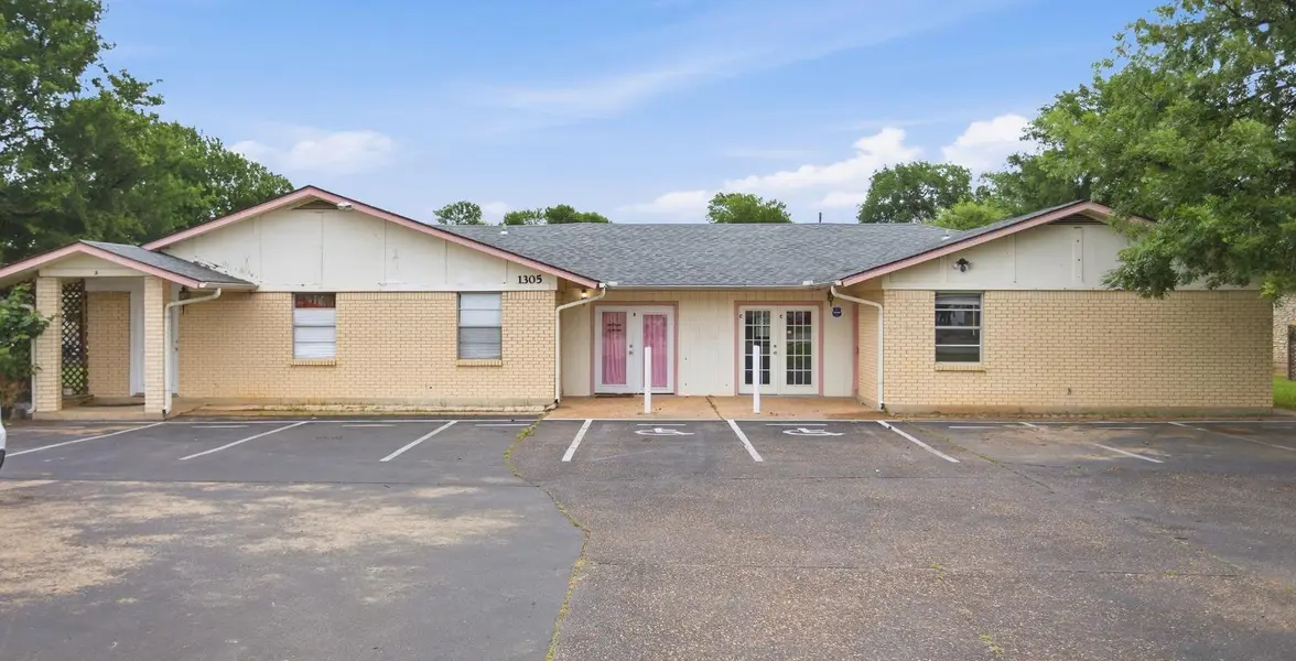 1305 S Mays ST #A, Round Rock, TX 78664