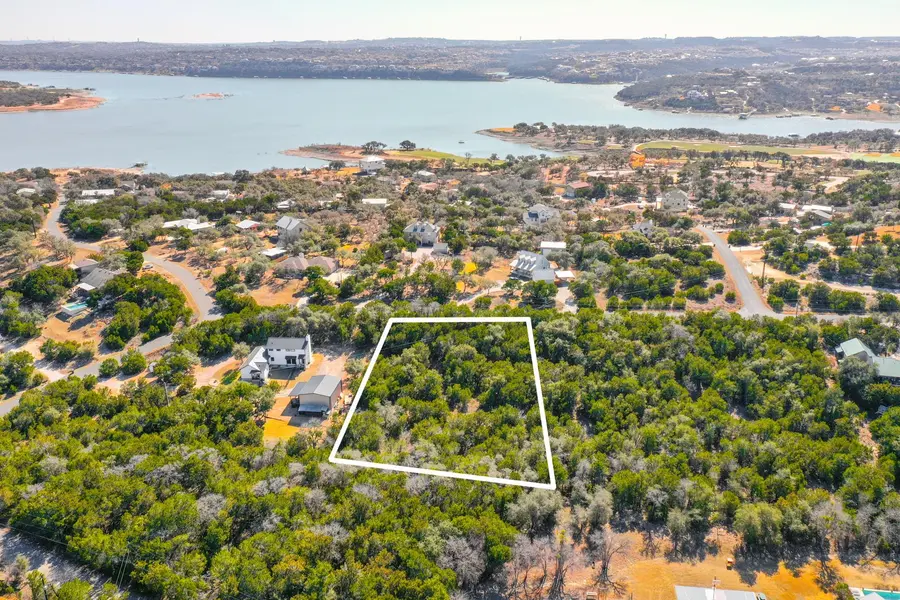 918 Debco LN, Spicewood, TX 78669