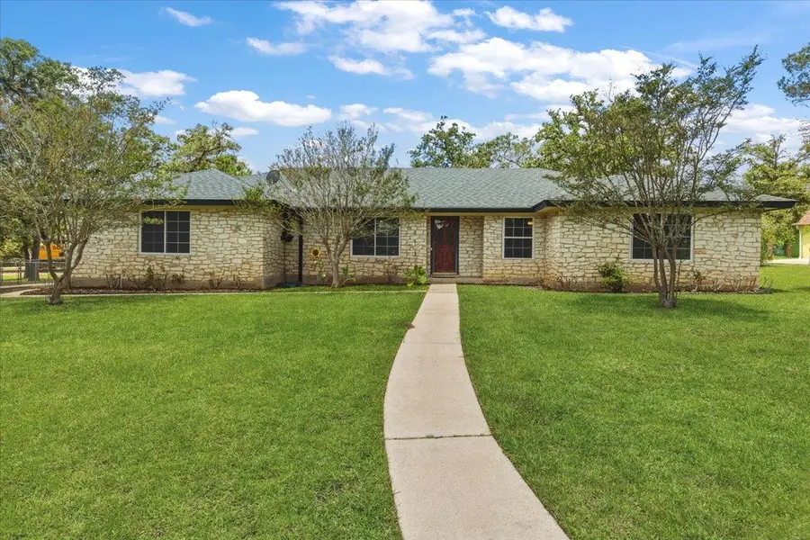 250 Hickory DR, Elgin, TX 78621