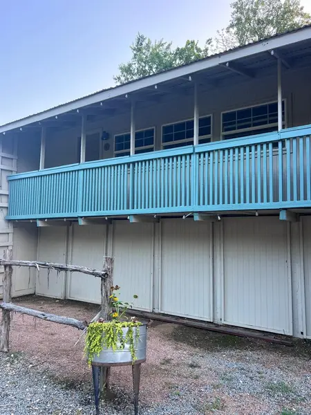 105 W Clark ST #9, Bartlett, TX 76511