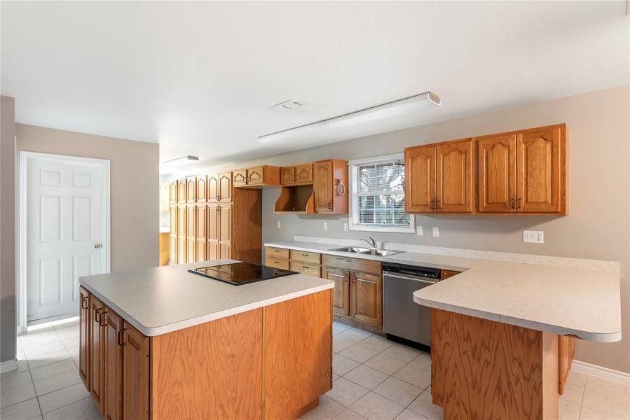 1050 Oak Grove RD, Leander, TX 78641