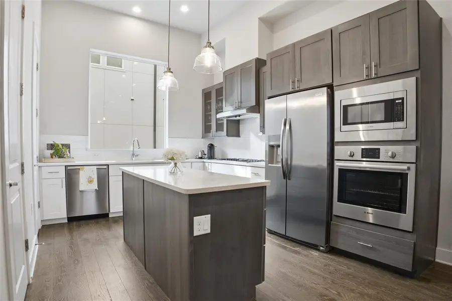 1411 Town Creek DR #6, Austin, TX 78741