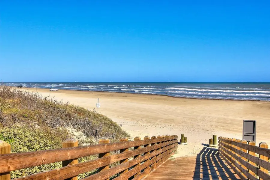 630 W Center SQ #303, Port Aransas, TX 78373