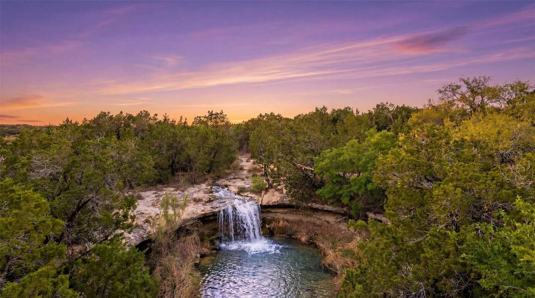 600 N Angel Light DR, Spicewood, TX 78669