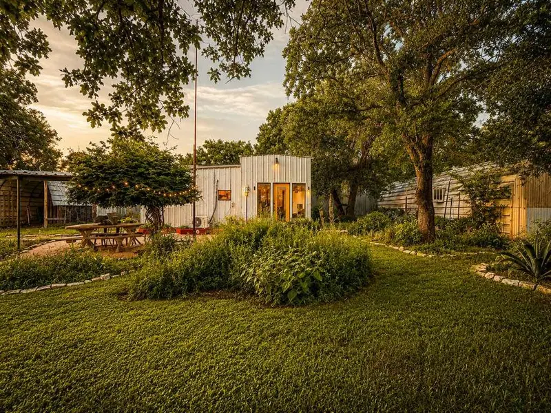 128 E Castlewood DR, Granite Shoals, TX 78654