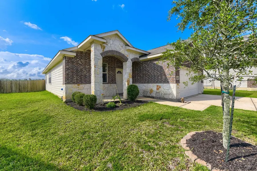 13990 Katlin RD, Cut And Shoot, TX 77306