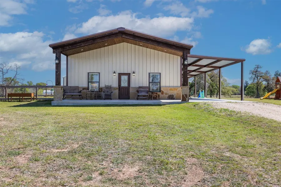 4500 Gibbs LN, Caldwell, TX 77836