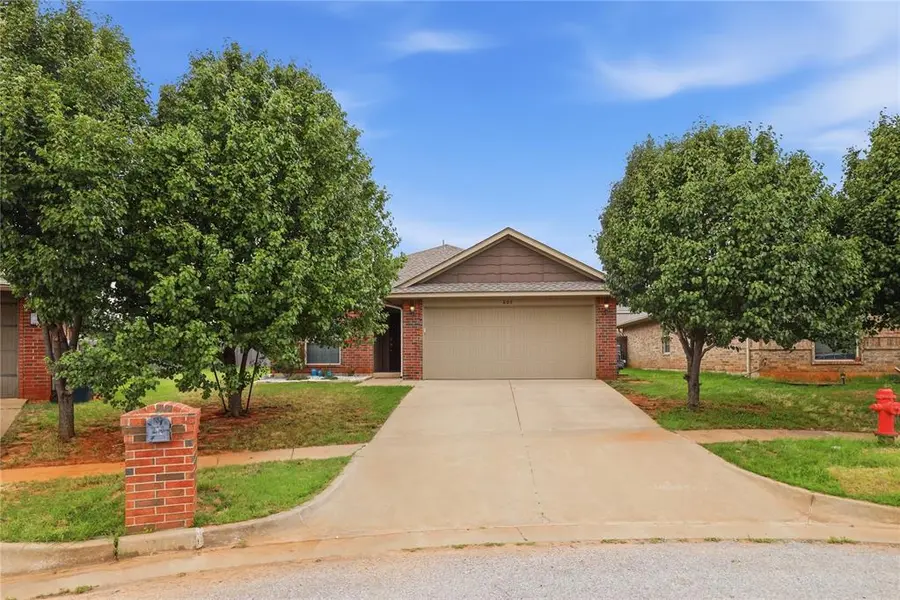 605 Inverleith CIR, Yukon, OK 73099