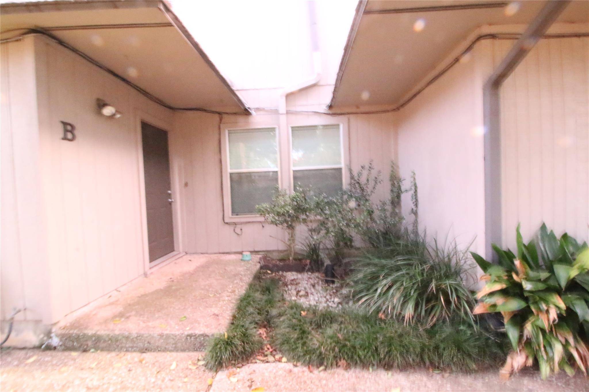 703 Castle Ridge RD #B, Austin, TX 78746