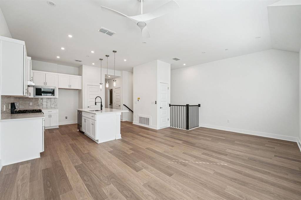 200 W 56th ST #8101, Austin, TX 78751
