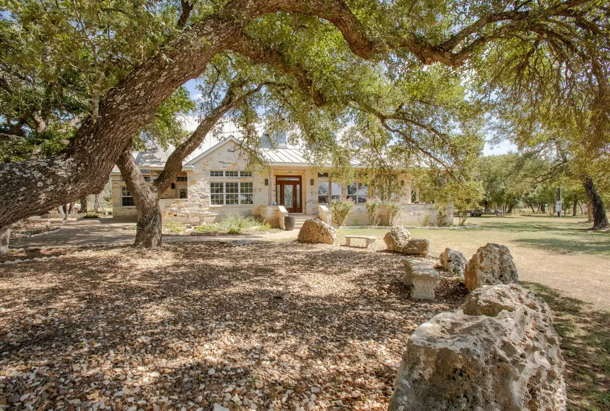 2010 County Road 233, Florence, TX 76527